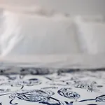 Kissen-appartement Im Historischen Zentrum By Interhome 阿威罗